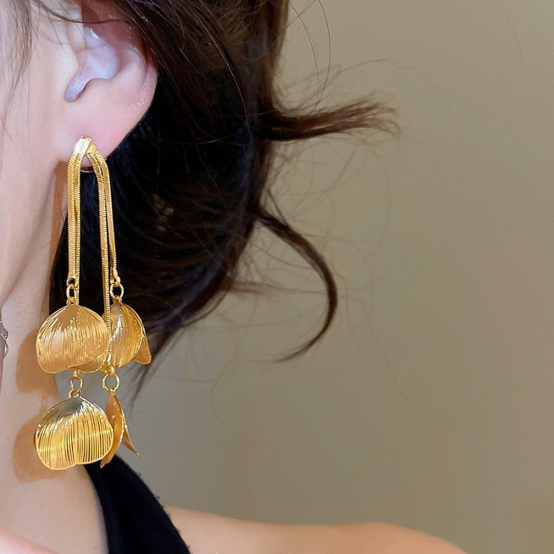 Women French Style Dangle Earrings 14K Real Gold Plated Copper Hollow Metal Flower Petal Long Chain Tassel Fashion Jewelry
