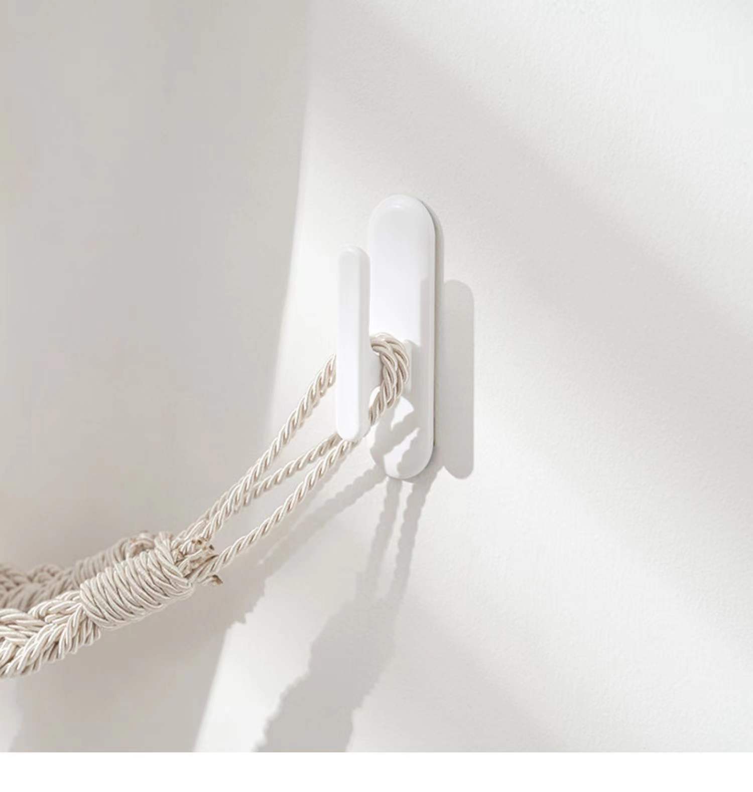 

Крючки для штор без сверления Органайзер для шнура питания Самоклеящиеся резиновые зажимы для электроприборов Прочный держатель для зарядного кабеля для дома 2PCS белый