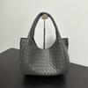 Hand-woven European and American Retro Texture Versatile Handbag Large Capacity Leisure Commuting Fashion Simple Tote Bag