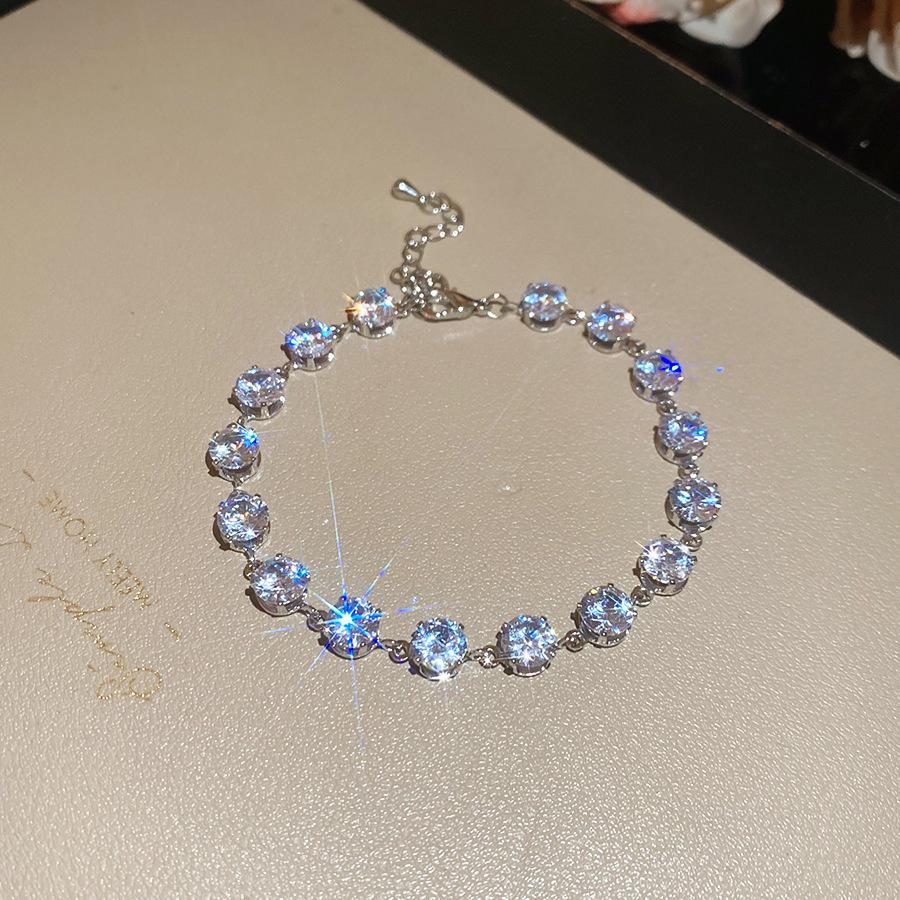 Europe and the United States Hot-selling Color Oval Love Zircon Bracelet Light Luxury Bracelet Personalized Jewelry Women