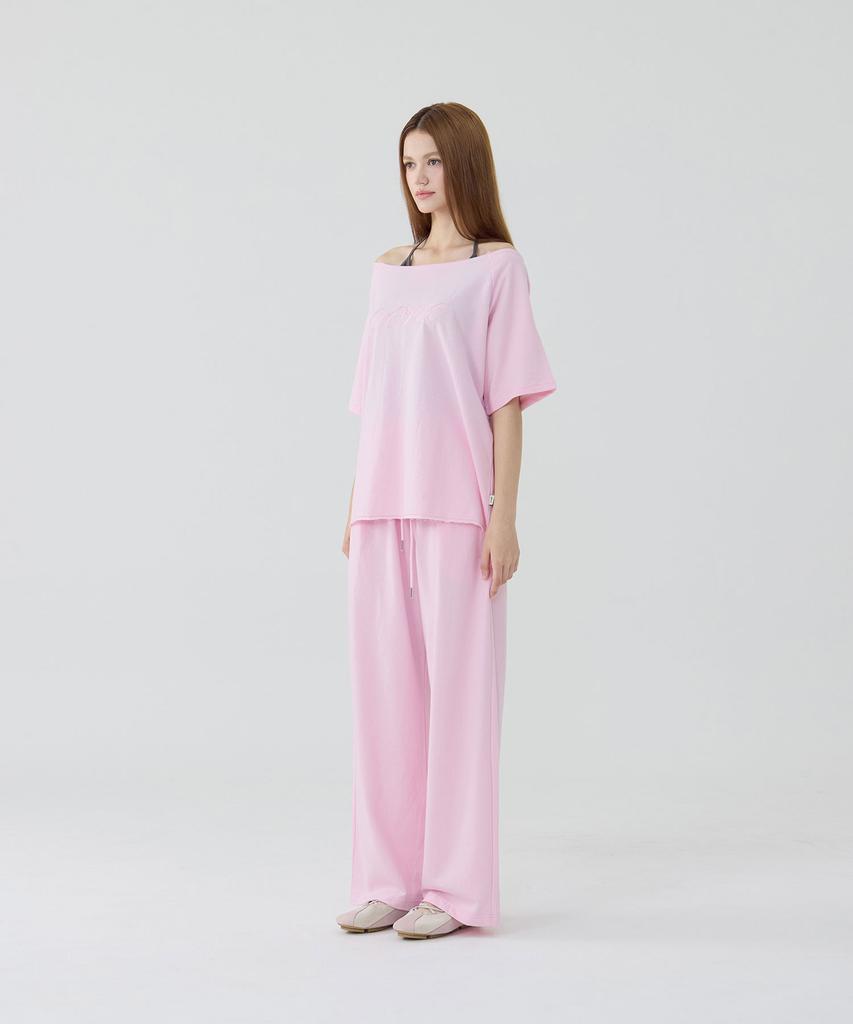 Une Light Cotton Logo Off-Shoulder T-Shirt_Baby Pink