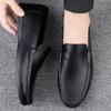 Herren Slipper Leder Luxus Slip-on Hochzeitsfeier Kleiderschuhe für Herren Bequeme Büro Casual Slipper Herren Mokassins