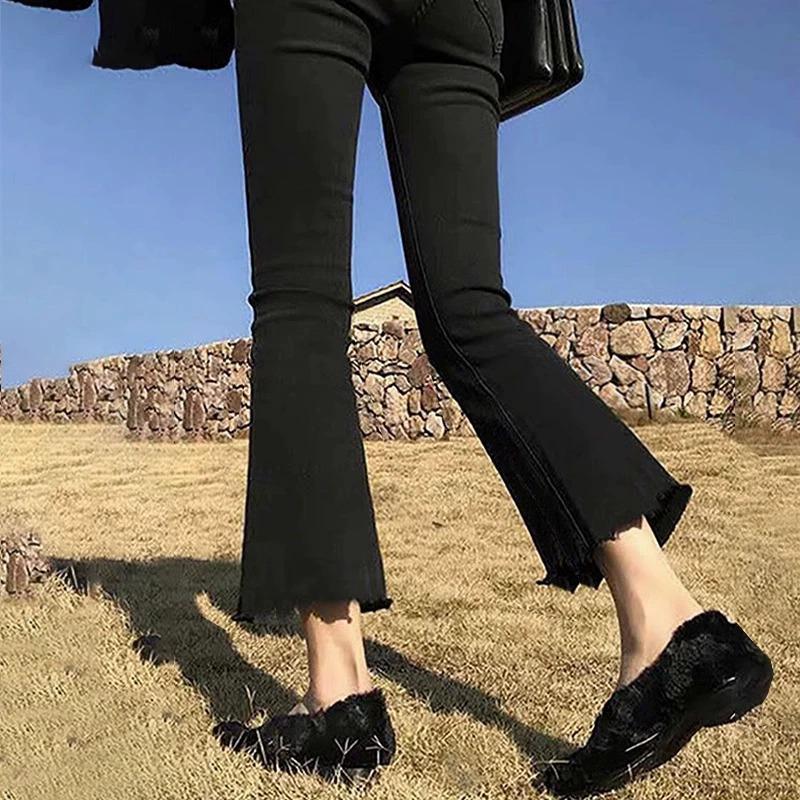

Women s Black Velvet High-Waist Micro-Flare Jeans - 2025 Winter Collection, Slimming Stretch, Raw Hem, Plus Thickness 30