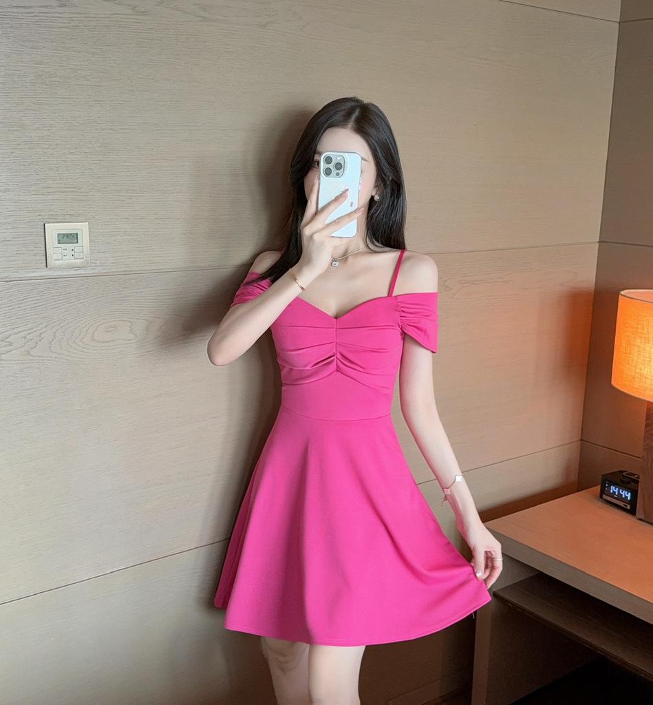 Nightclub socialite V-neck off-the-shoulder sexy pendulum suspender dress, waist and thin heart, pure desire a-word short skirt