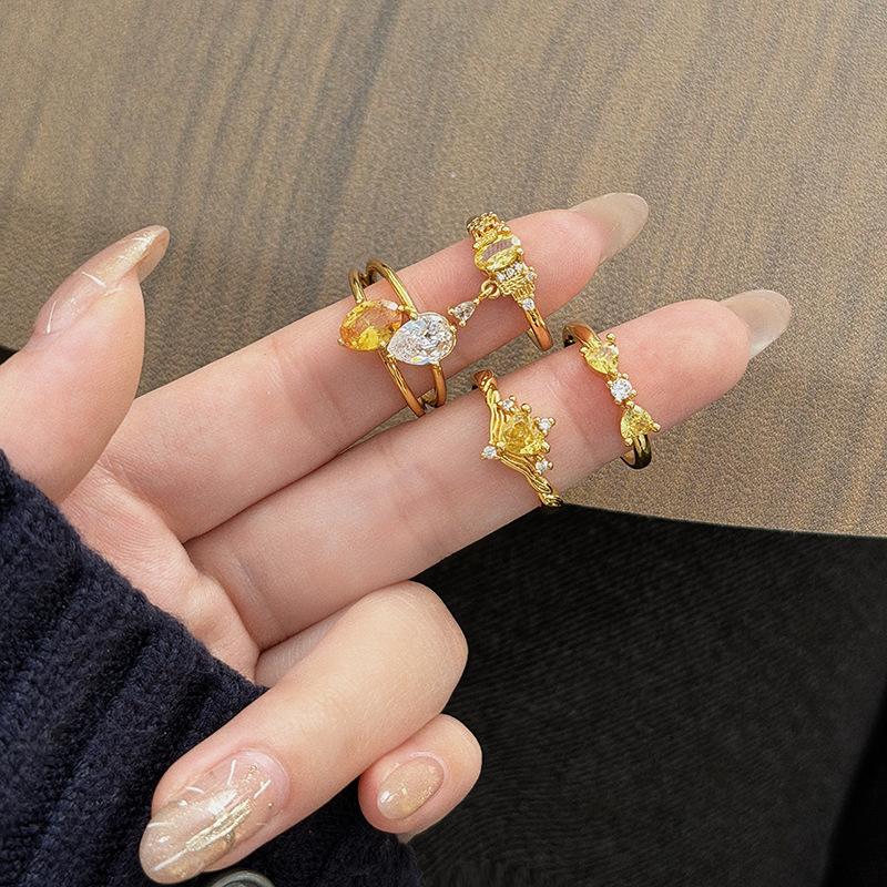 Light Luxury Yellow Colored Treasure Zir*****Pen Ring Elegant Exquisite Bow Crown Stacked Ring