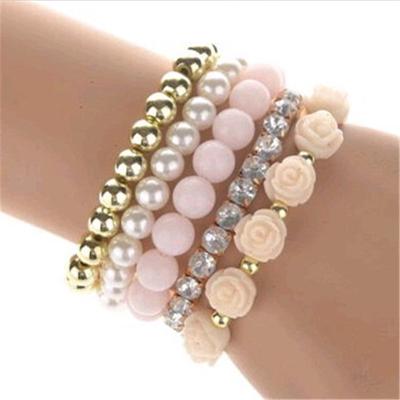 Handgefertigtes elastisches Armband für Damen Stretch Mehrlagig Perlen Blume Anhänger Armreif AVE