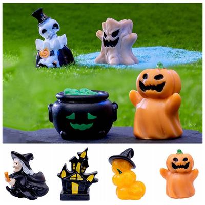 Mehrfarbige Miniatur-Hexenfigur Geisterschloss Halloween Cartoon Kürbisstatue Harz Partyornamente Desktop-Krimskrams