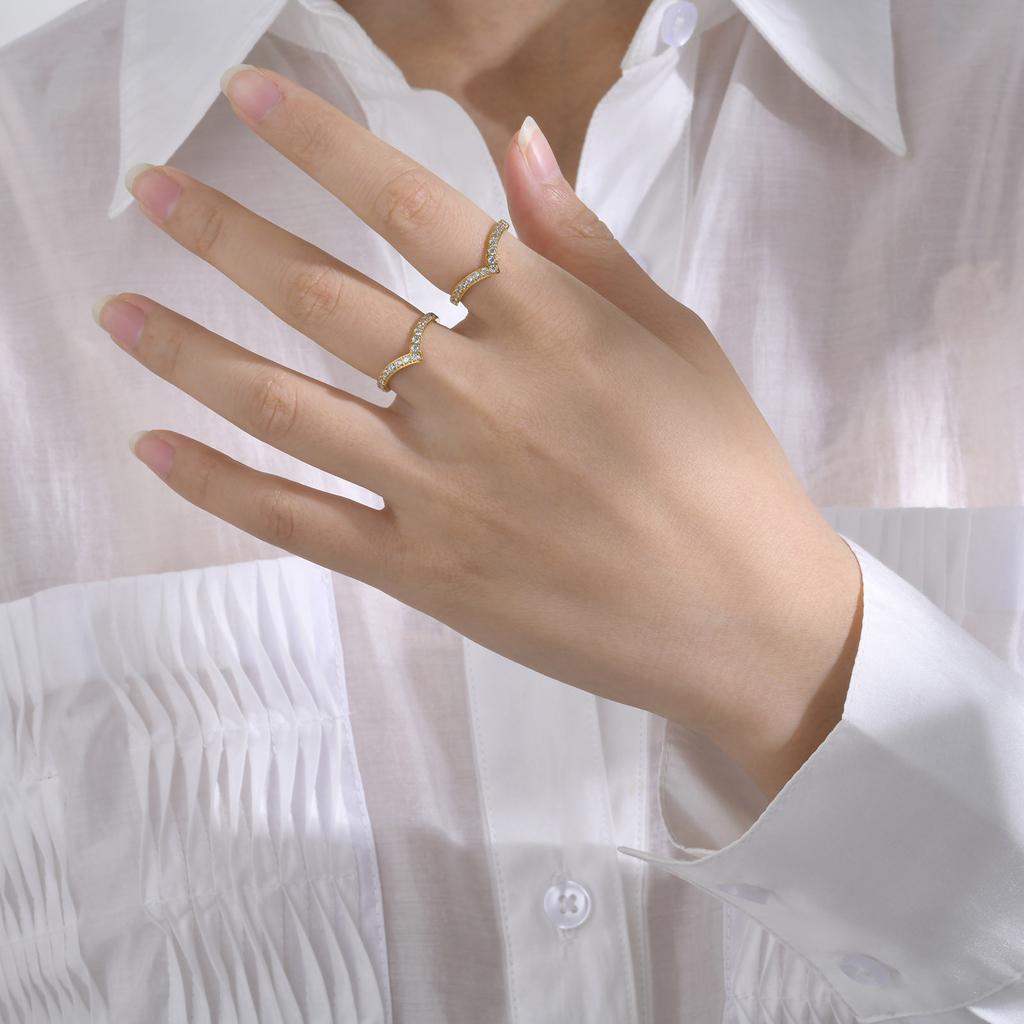 GD Ladies Fashion V-shaped Finger Jewelry 18K Gold Plated Stainless Steel Cubic Zirconia Pave V Shape Zircon Thin Ring for Women