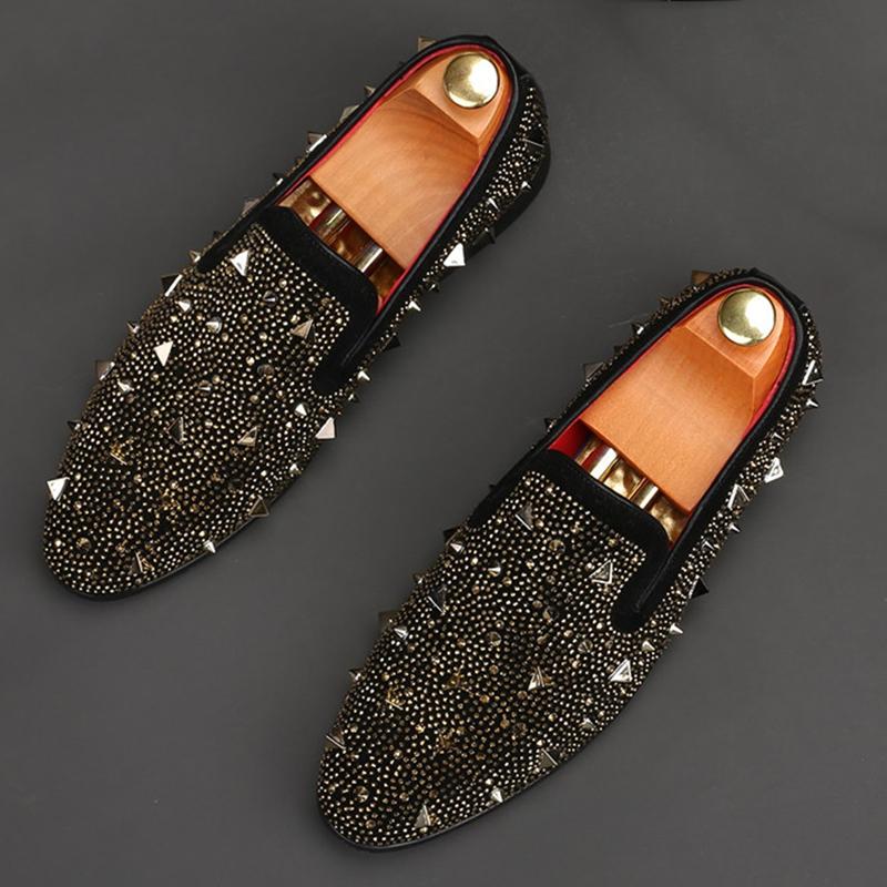 Luxury Brand Designer New Men's Pointed Toe Charm Punk Rivet Rhinestone Wedding Dress Shoes Male Slip On Loafers Zapatos Hombre