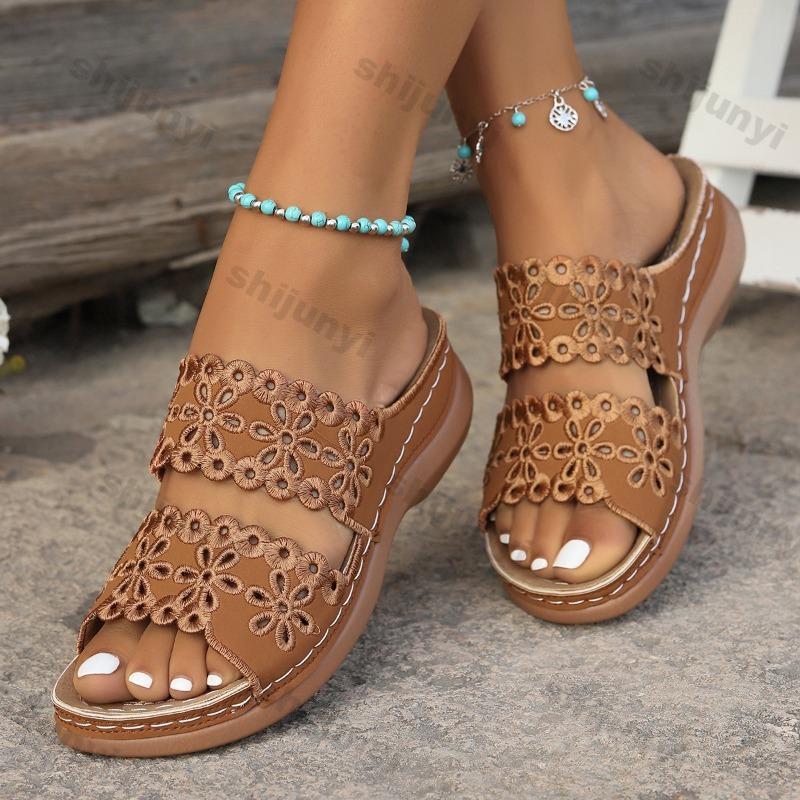 Large Size Vintage Shoes Women's 2025 Summer New Comfortable Hollow Flower Platform Sandals Female Lightweight Wedge Slippers