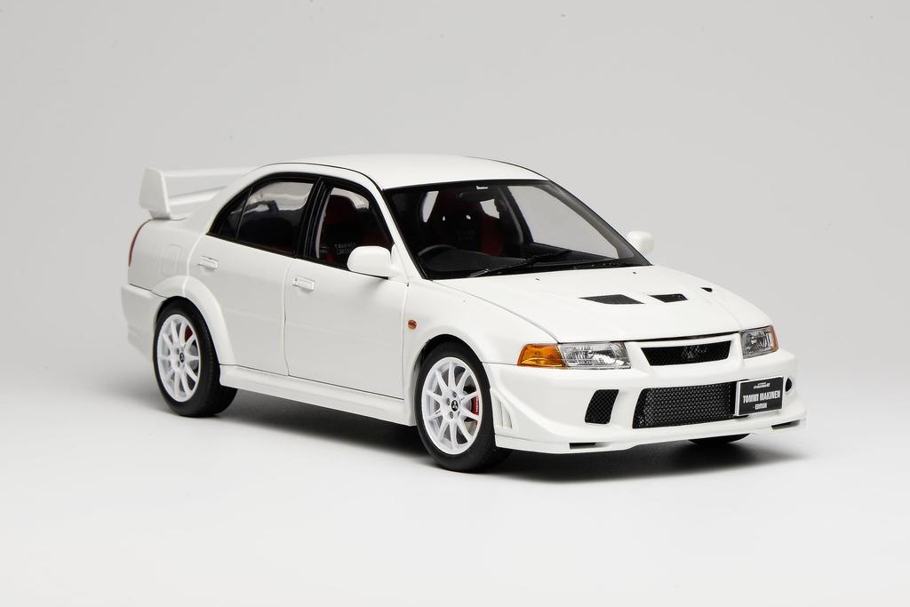 Freestyle MOTORHELIX Scale Mitsubishi Lancer Evolution VI GRS SCOTIA WHITE Finished Model M84305 1/18 T.M.E.