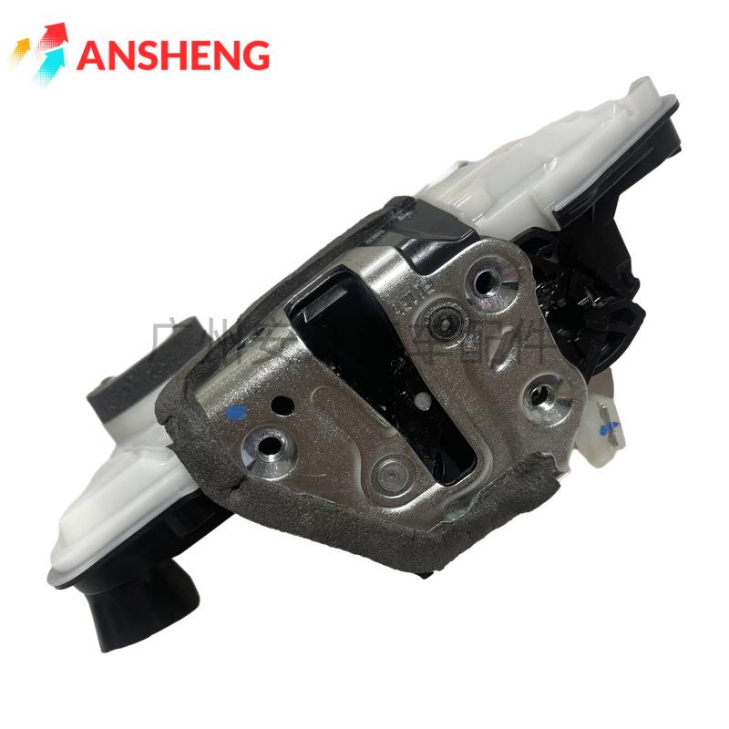 69040-53130 Linker vorderer Türschlosssteller für Lexus RX, ES, NX300, NX350