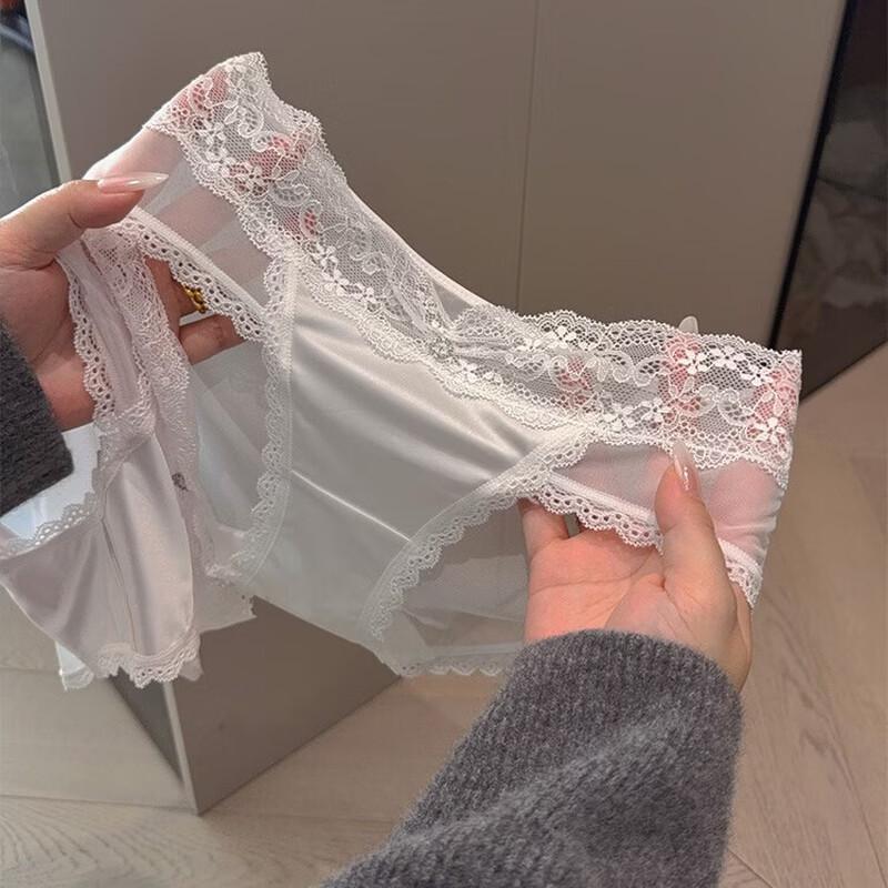 Women's Sexy Lace Low-Rise Antibacterial Briefs