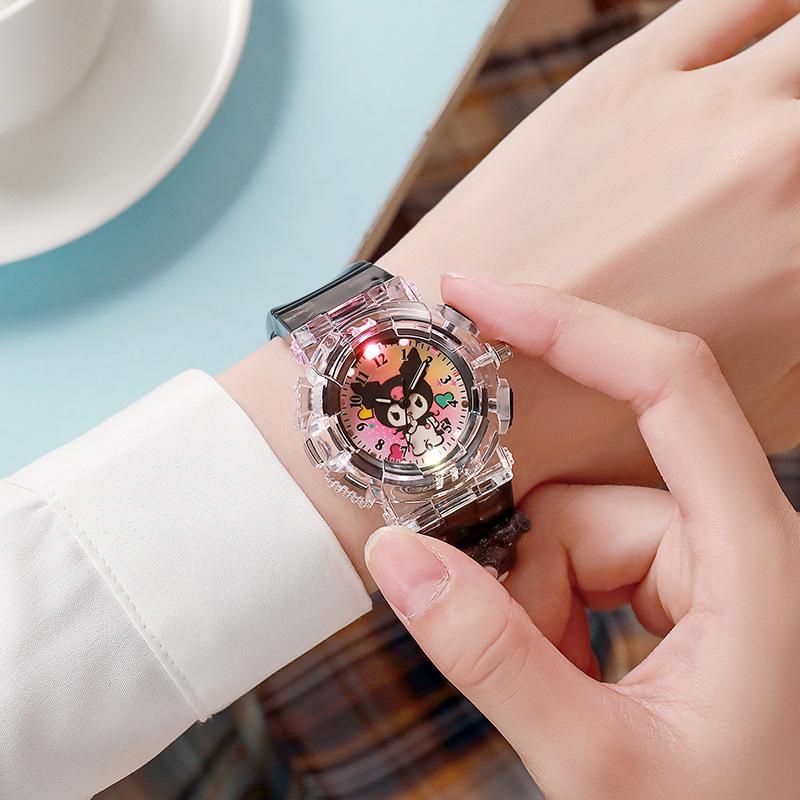 1 Adet Sanrio Kawaii Çizgi Film Anime LED Saat Sevimli Kuromi Melody Pudding Köpek Doğum Günü Hediyeleri Ve Noel Şükran Günü Hediyesi Oyuncak