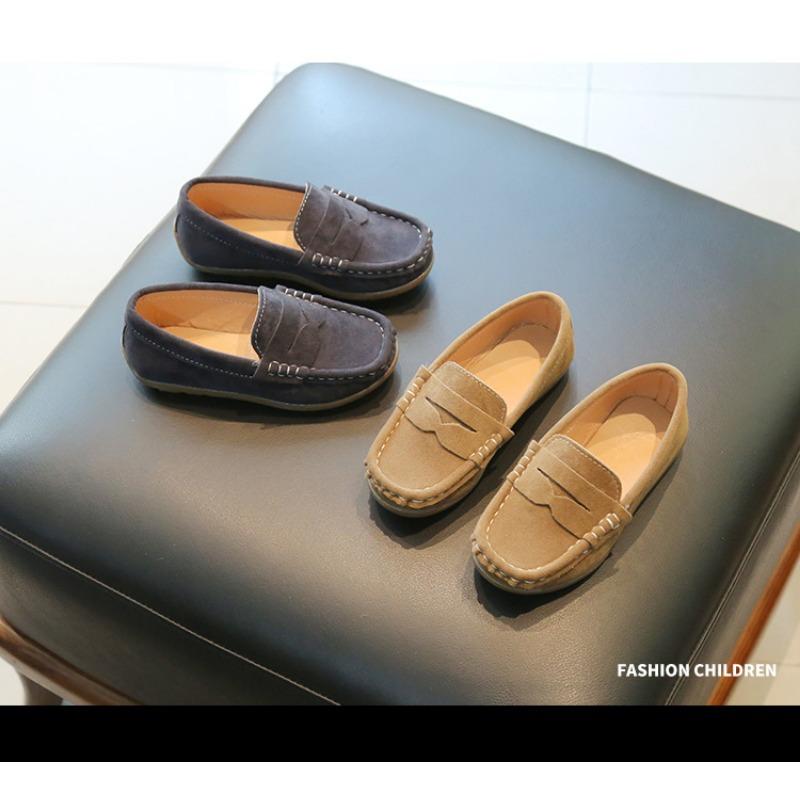 Chaussures de haricots pour garçons printemps et automne nouvelles chaussures simples pour enfants à semelle souple de taille moyenne version coréenne de la petite pédale pour bébé chaussures en cuir