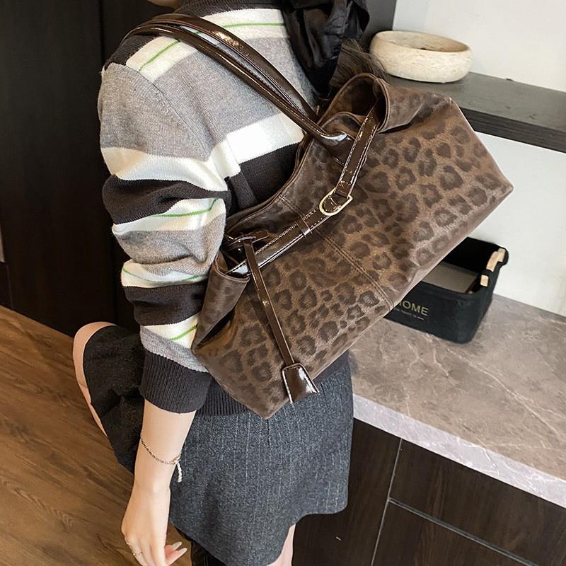 Leopard Print Belt Buckle Underarm Shoulder Bag,Vintage Large Capacity Women Tote Bag,2026 Autumn Winter New Top Handle Handbag