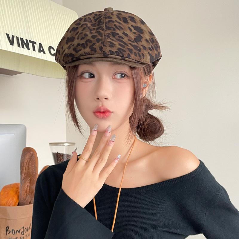 Korean Leopard Print Suede Forward Hat Women's American Retro Large Head Beret Autumn and Winter Face Small Duck Tongue Hat