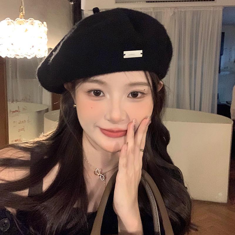 Stylish Black Wool Beret Hat For Women And Men Perfect For Autumn And Winter Wear