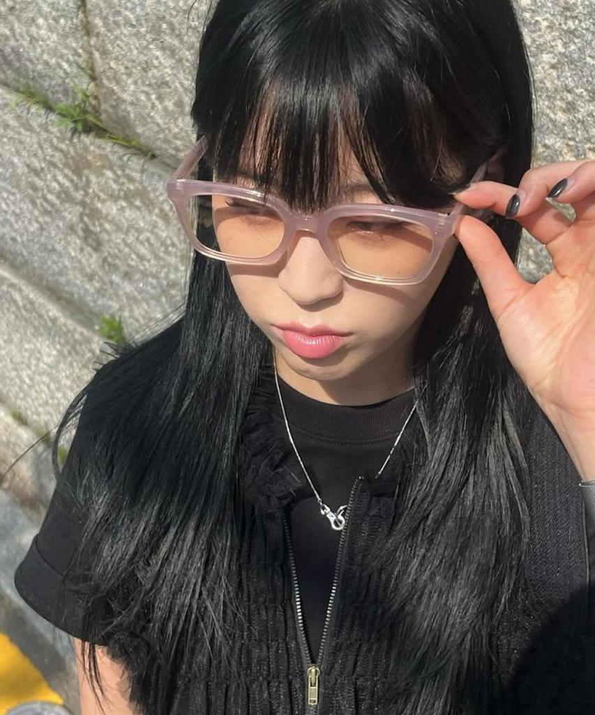 Hangeul Geek Chic Edge Sunglasses Pink