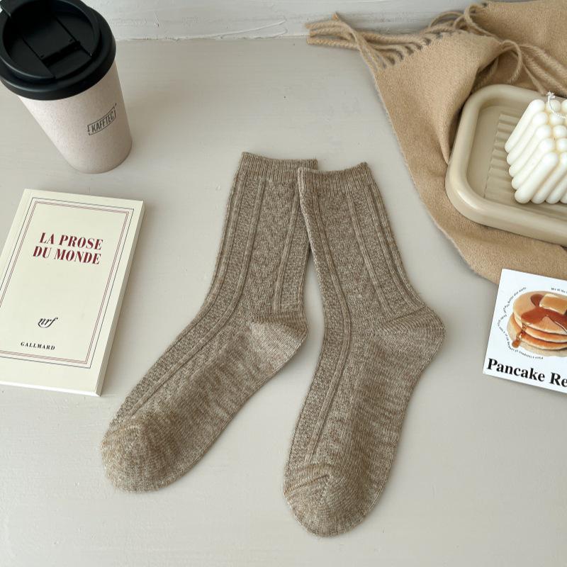 

2023 Women s Trendy Mid-Calf Cashmere Socks - Thick & Warm for Autumn/Winter One Size