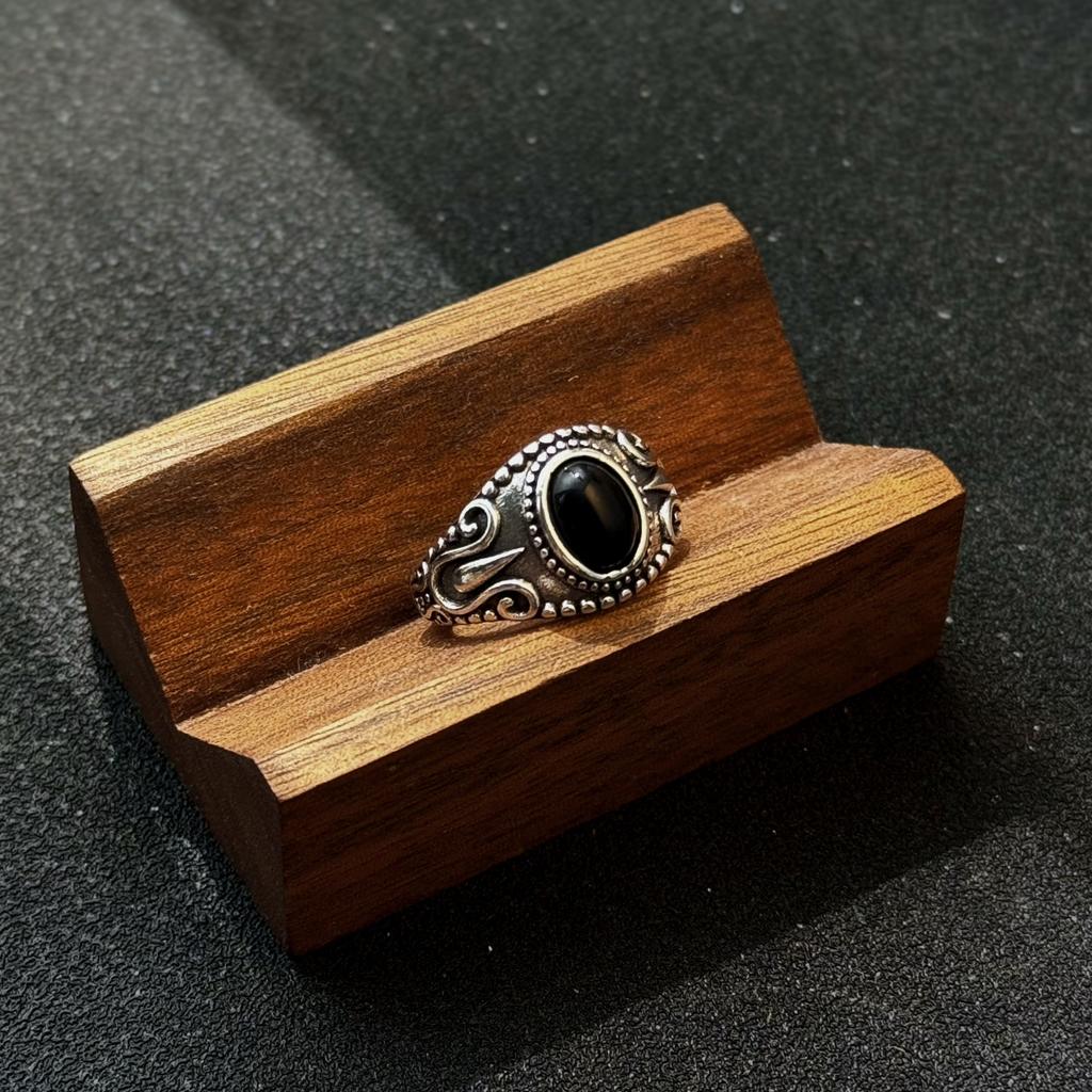 Retro Medieval Pattern Black Onyx Ring For Women Silver-plated Copper Punk Gothic Edgy Pinkie Ring Accessories Cool Gift