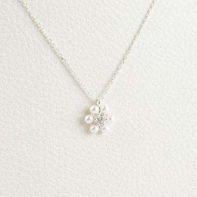 Women's Cubic Flower-Shaped Pearl Fashion Pendant Necklace (S31862373)