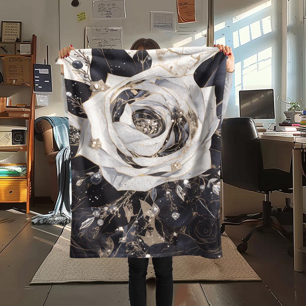 

Black white retro flowers Print Flannel Blanket,High quality Comfortable for All Seasons,Home Decor,Warmth and Comfort,Perfect for Christmas Gifts 80cm x 120cm