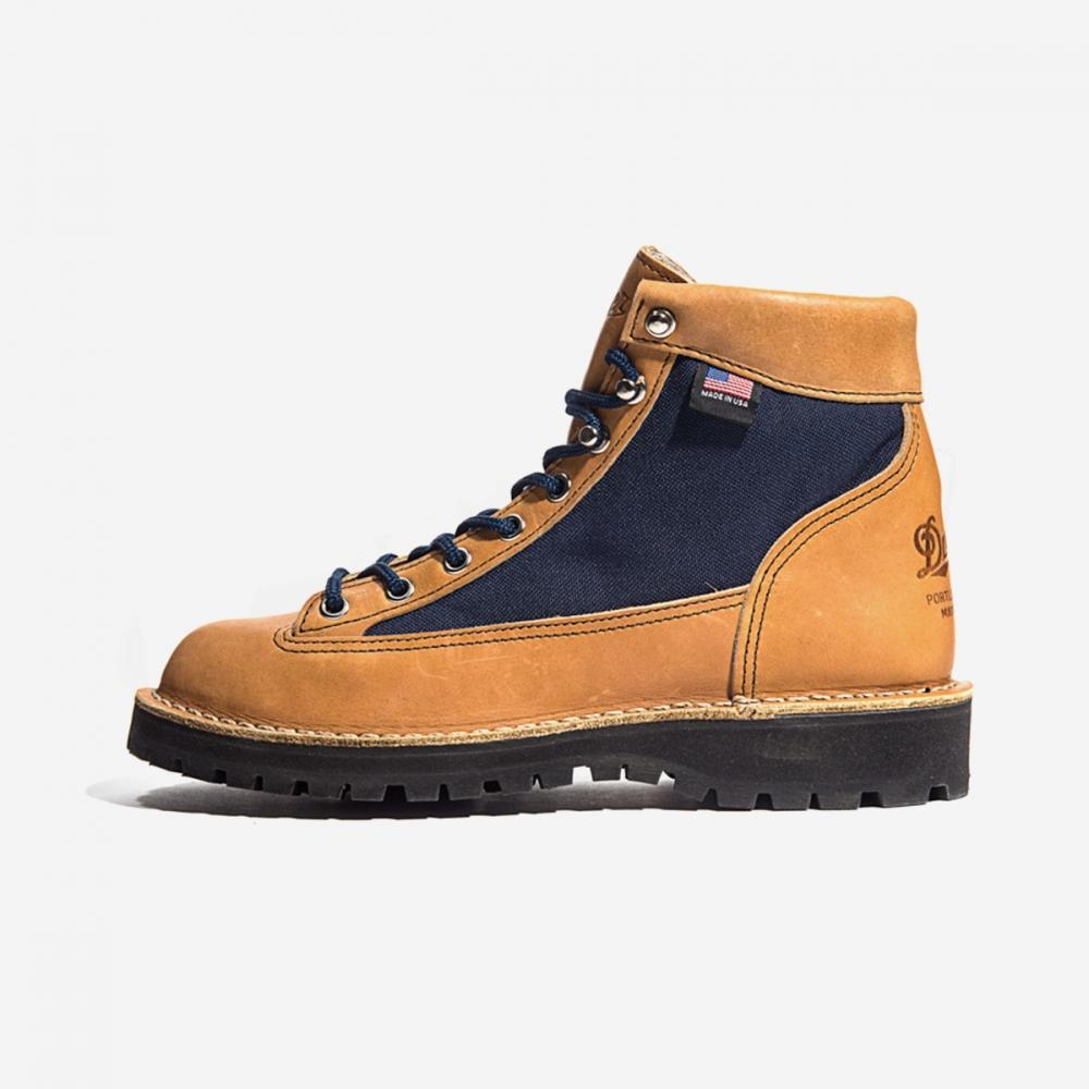 

Danner Light Cascade 31543 250