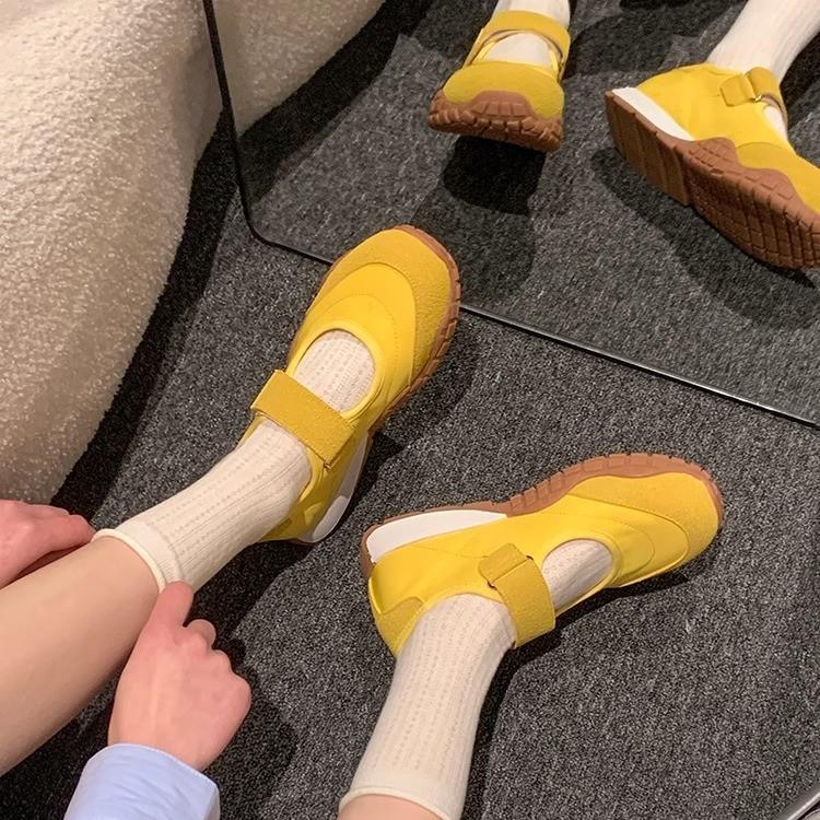 Spring new non-slip thick-soled casual round head Velcro heightening and slimming retro women's shoes