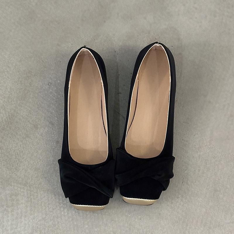 

2025 spring and summer new round head flat bottom Mary Jane single shoes simple soft leather one word buckle with versatile women s shoes 40 чорний