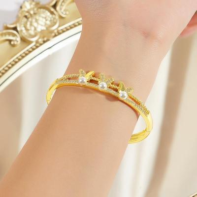 CMM Fashion Temperament Butterfly Shaped Golden Zirconia Bangle Bracelet Charm Artificial Pearl Party Wedding Women's Jewelry Accessories