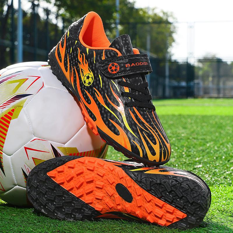 Boys and Girls Sports Shoes Non-slip and Wear-resistant Youth Student Football Shoes