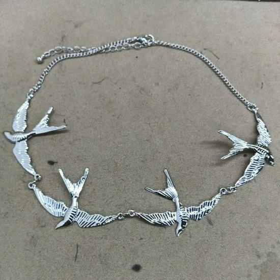 Vintage Metal Swallow Pendant Necklace: Simple, Stylish, Versatile Clavicle Chain Jewelry