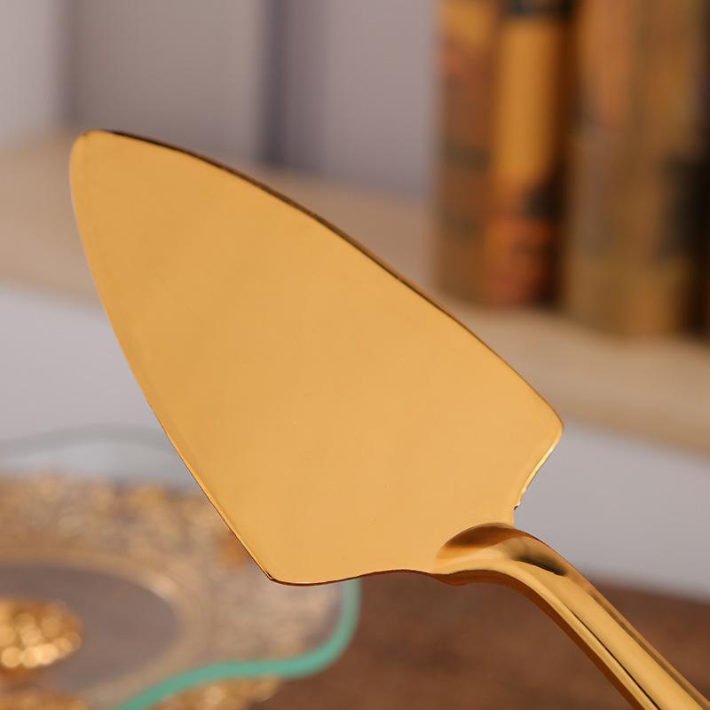 Western-Stil Vintage Gericht Hauptmahlzeit Kuchen Pizza Klinge Gold zweiteiliges Set Hotel Restaurant Goldenes Besteckset
