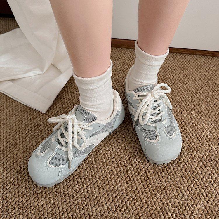 

2025 new niche retro moral training shoes women s round head casual versatile spring and autumn breathable thin bottom sports flat baseplate shoes 35