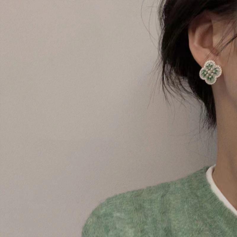 Trendy Korean Girlish Spring Flower Earrings: Versatile, Niche Design for Women