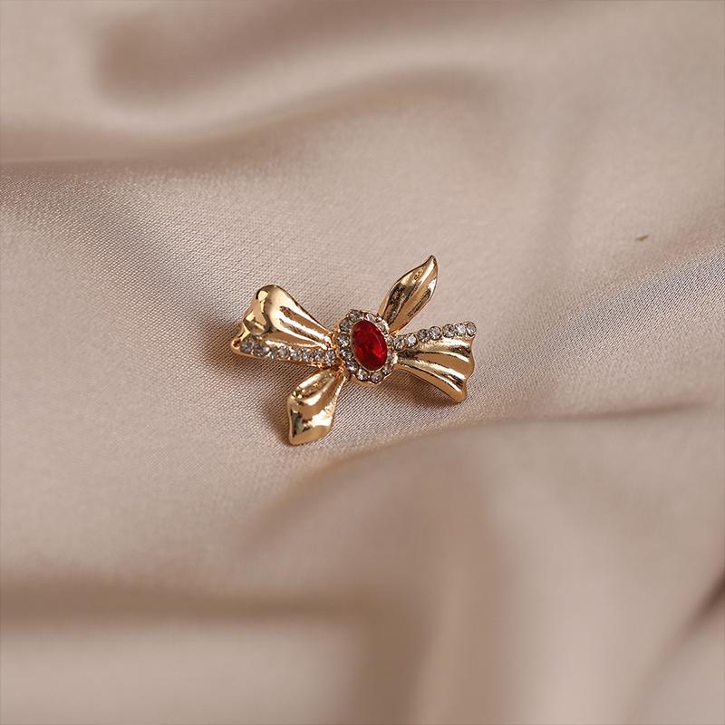 Metal Butterfly Brooch High-End Luxury Accessory Fashionable Retro Corsage Clothing Pin Anti-Exposure Jewelry