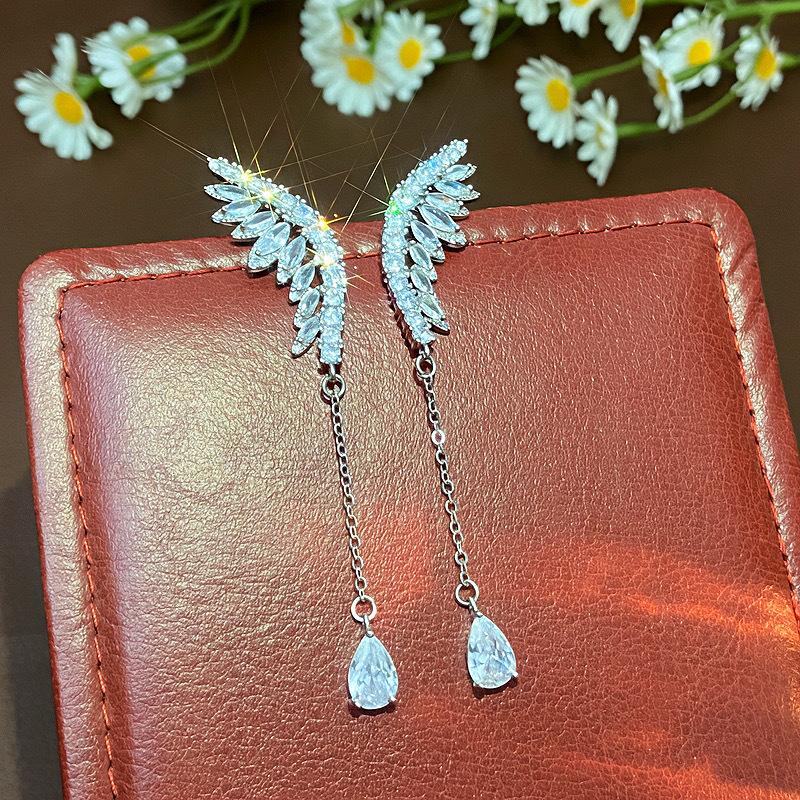 Micro Heavy Industry Wings Earrings Super Immortal Temperament Elegant Celebrity Square Face Skinny Long Water Drop Fringed Feather Earrings
