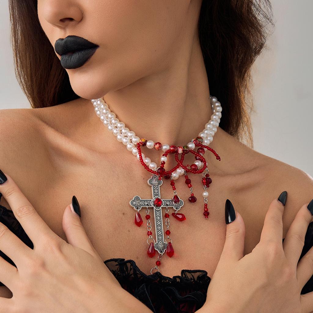 Gotický červený perlový náhrdelník Choker se skvrnami od krve Kreativní halloweenský náhrdelník s křížem a krví