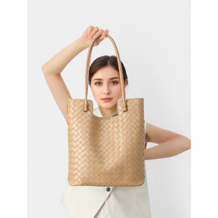 Tote Bag New Woven Handbag Large Cowhide Commuting Shoulder Bag for Women Large Capacity Genuine Leather Women's Bag