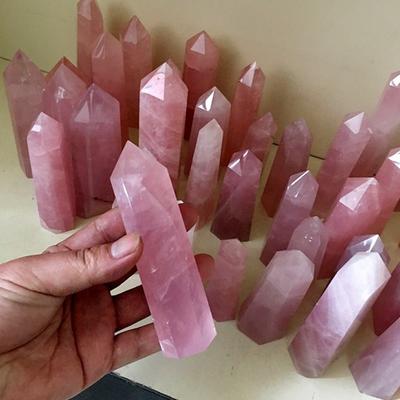 Přírodní kámen růžový Rose Quartz Crystal Hůlkový léčivý kámen 60-70MM