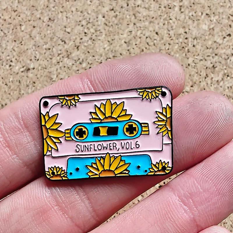 Popular Music Art Enamel Pins Rock Band Cartoon Brooches Backpack Decoration Lapel Badge Gifts For Good Friends
