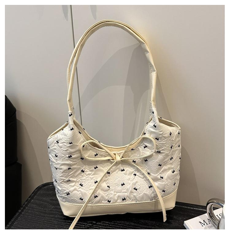 

Классическая печать премиальная текстура сумка-мессенджер 2025 новая мода универсальный нишевый дизайн портативная на плечо под мышку белый