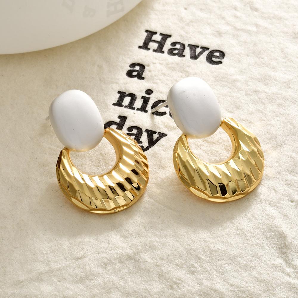 European Fashion Two-Tone Textured Metal Drop Earrings Crushed Ice Pattern Geometric Stud Earrings for Women