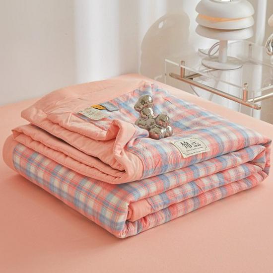 Class A Xinjiang Cotton Summer Quilt - Water-Washed, MUJI Style, Air Conditioning Thin Quilt, Machine Washable, Dormitory-Ready.