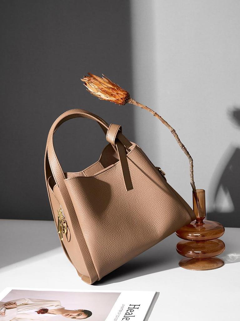 2024 New Women's Genuine Leather Crossbody & Bucket Handbag: Elegant Cowhide Vegetable Basket Style.