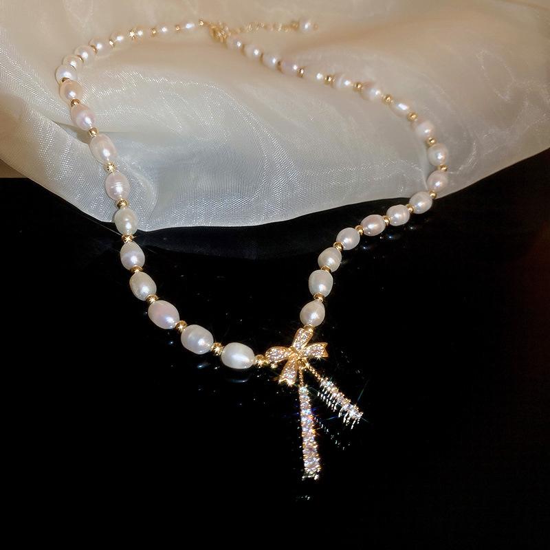 New Freshwater Pearl Necklace Personalized Zircon Bow Necklace French Retro Collarbone Chain Design Sense Necklace Women
