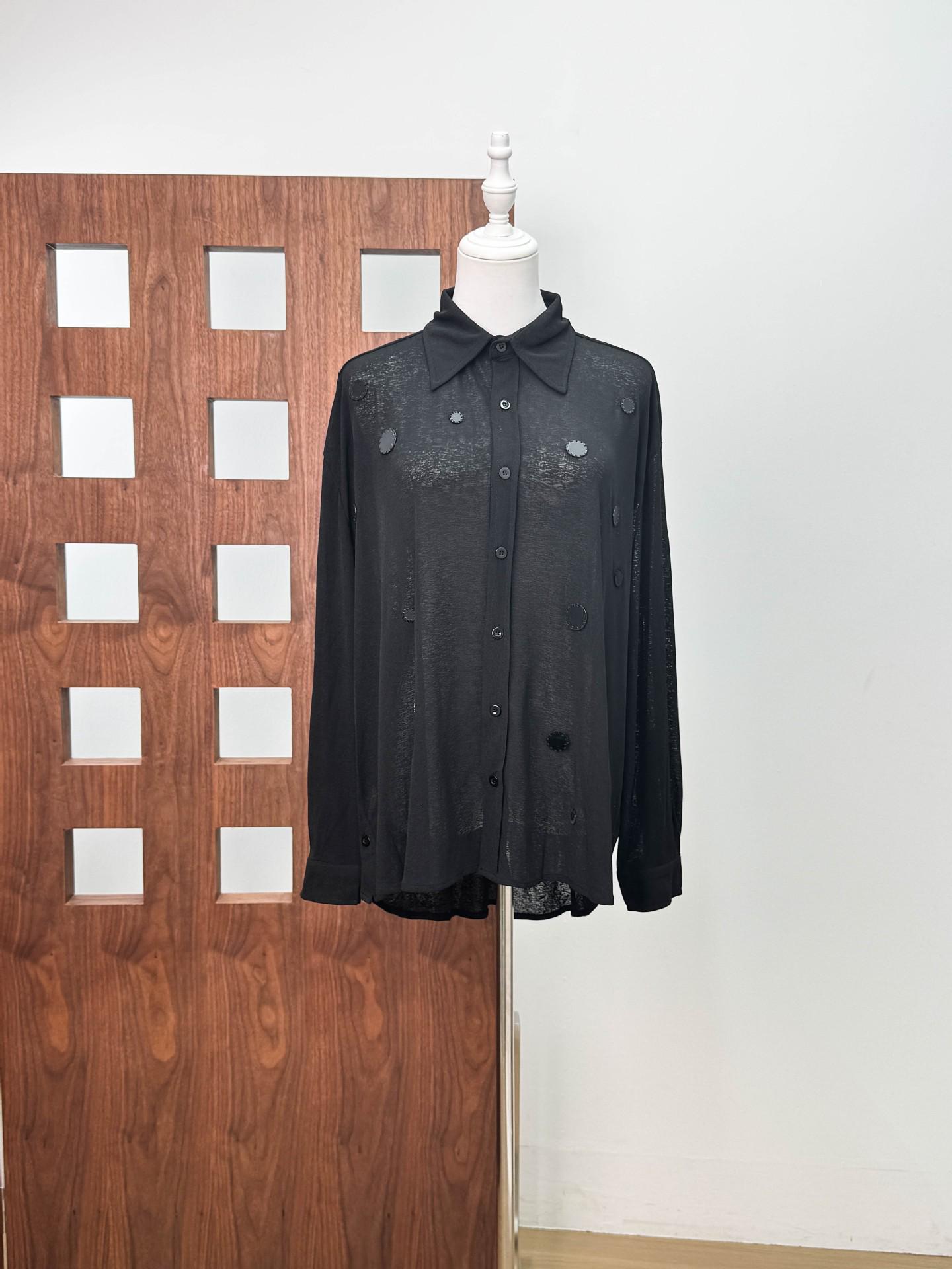 

Loose Mid-Length White Shirt with Heavy Sequin Design and Sun Protection Small чёрный