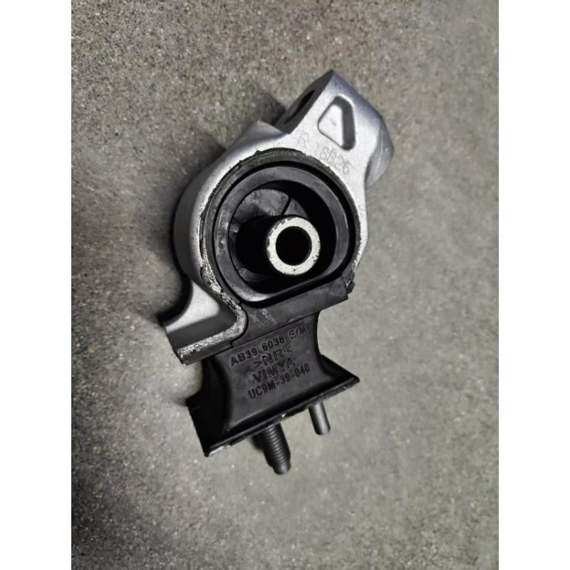 AB396038JB AB396038AG Supporto Motore Anteriore R in Alluminio per Ford Ranger T6 T7 Mazda BT50 2.2L 11-16