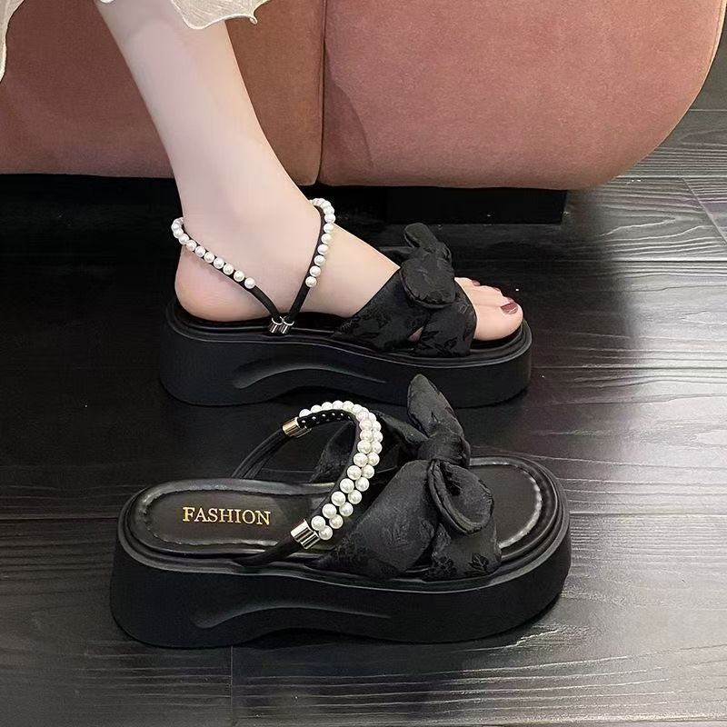 Internet celebrity slippers women wear 2025 summer new French fairy style with skirt thick bottom sandals beach